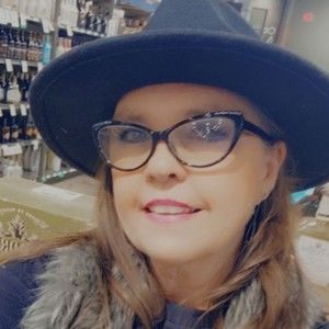 Meet your Posher, Tina